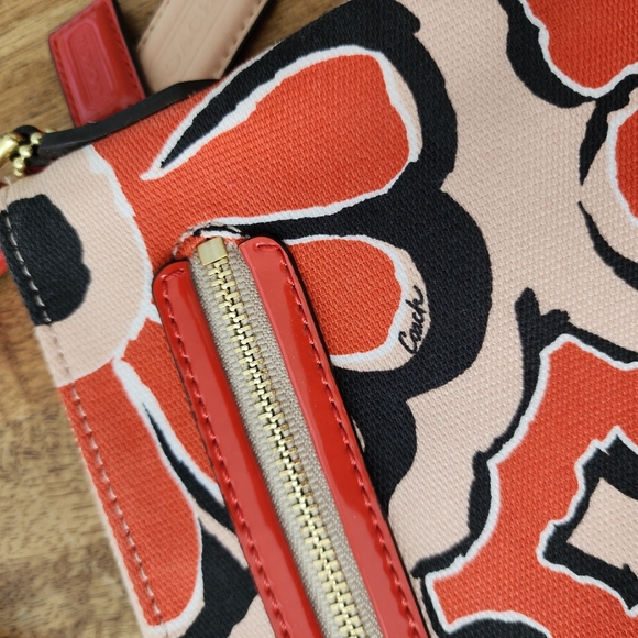 Coach Poppy Floral Desert Sky Canvas/leather Crossbody Bag purse. - Picture 2 of 6